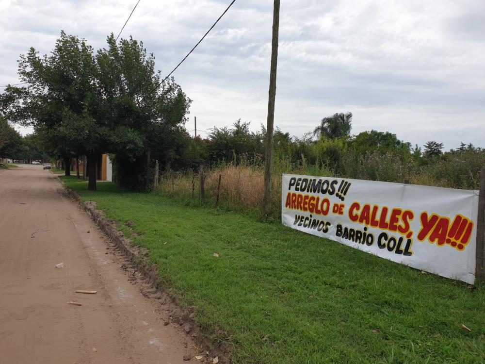 Vecinos del barrio Coll protestan con pasacalles por falta de mantenimiento 