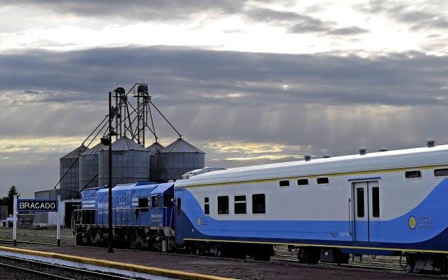 La demanda del tren de pasajeros: 7000 pasajeros por mes en el servicio Once Bragado