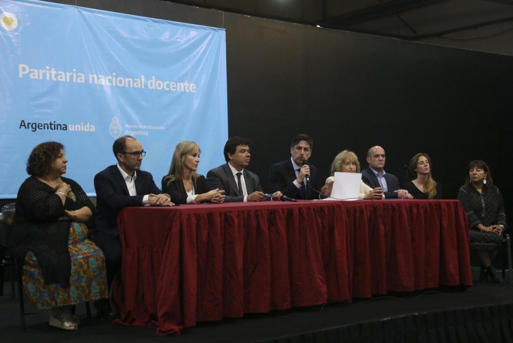 Paritaria Nacional Docente: hubo acuerdo con gremios y las clases comenzarán normalmente