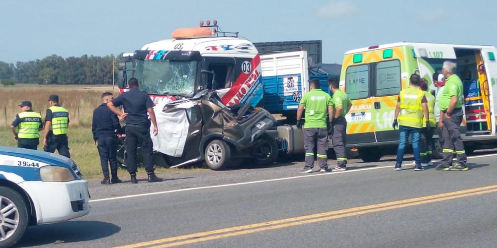 Trágico choque frontal en ruta 5 entre camión y auto