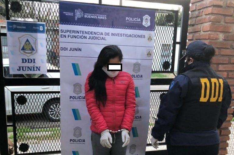 Extorsionaba a hombres con mostrar fotos obscenas y fue detenida junto a un complice