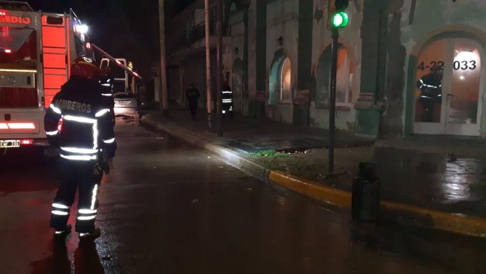 Susto por la explosión de una garrafa en una pizzería céntrica 