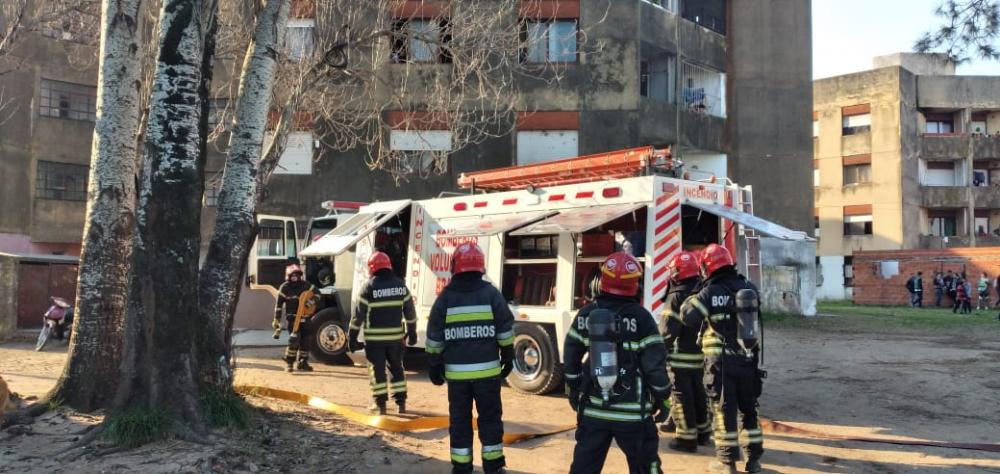 Dejó un pollo en el fuego y casi se le incendia el departamento