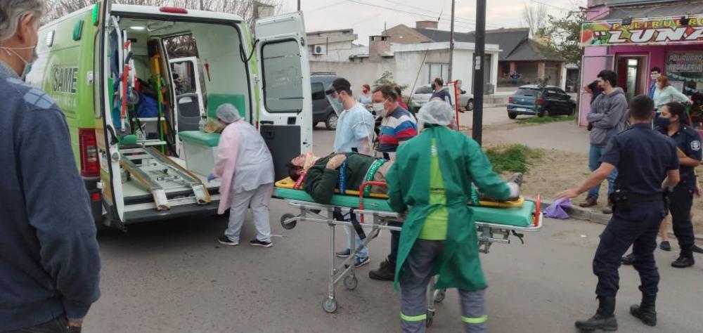Un peatón fue atropellado por una moto en Hermanos Islas