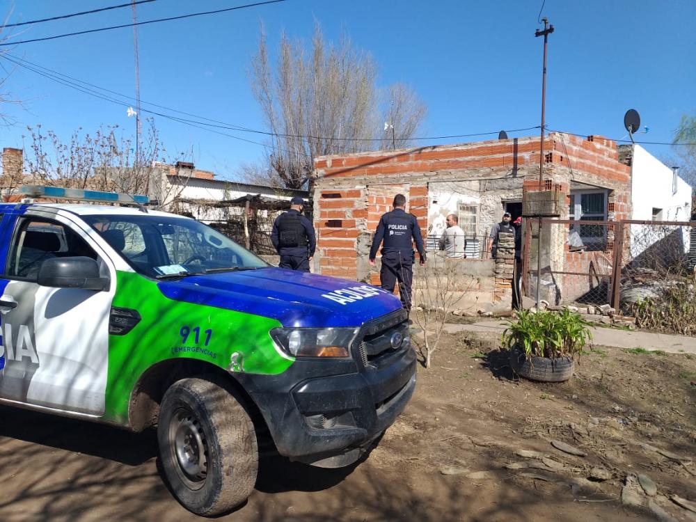 Persiguió al ladrón que le robó una billetera y le tiroteo la guarida