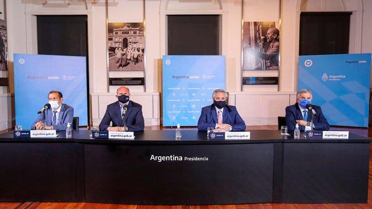 Alberto Fernández anunció la restricción de la circulación en 18 provincias
