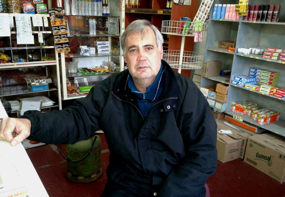 Di Giorgio trabaja en la re apertura de comercios los domingos y cuestionó la modalidad en entrega de bolsones