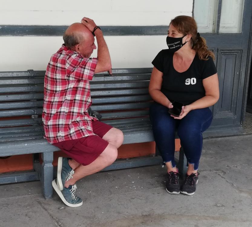 Un hombre mayor arribó en el tren a Bragado, está perdido y nadie sabe de donde proviene