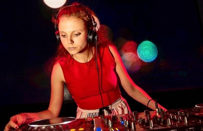 Liza, la bragadense que le pone música a todo Barcelona