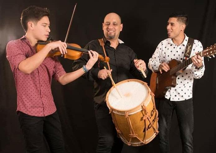 Los Acosta, el grupo familiar que siempre va por más