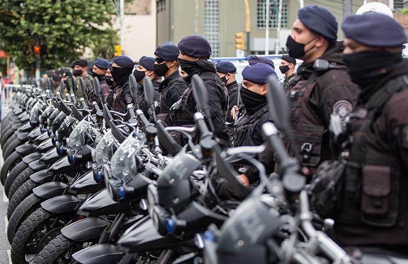 Provincia: comienzan a vacunar al personal de las fuerzas de seguridad