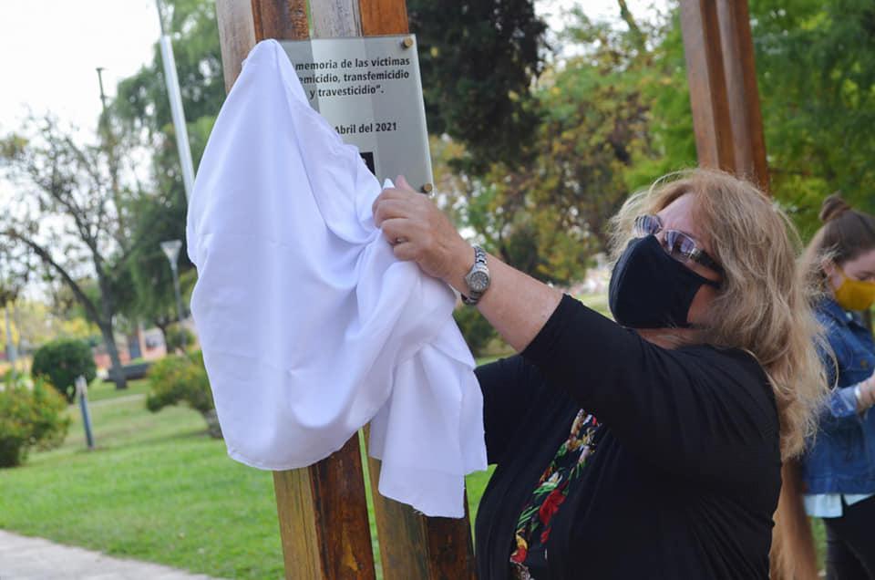 María del Carmen Deambrossi: 