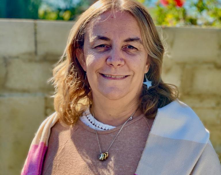 Sin anuncios oficiales, el Intendente designó a una nueva directora de Personas Mayores