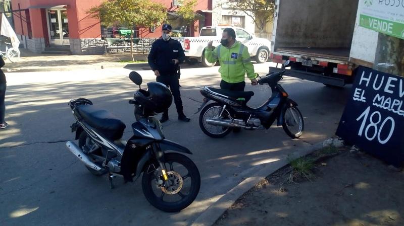Choque entre dos motos en General Paz y Leonetti