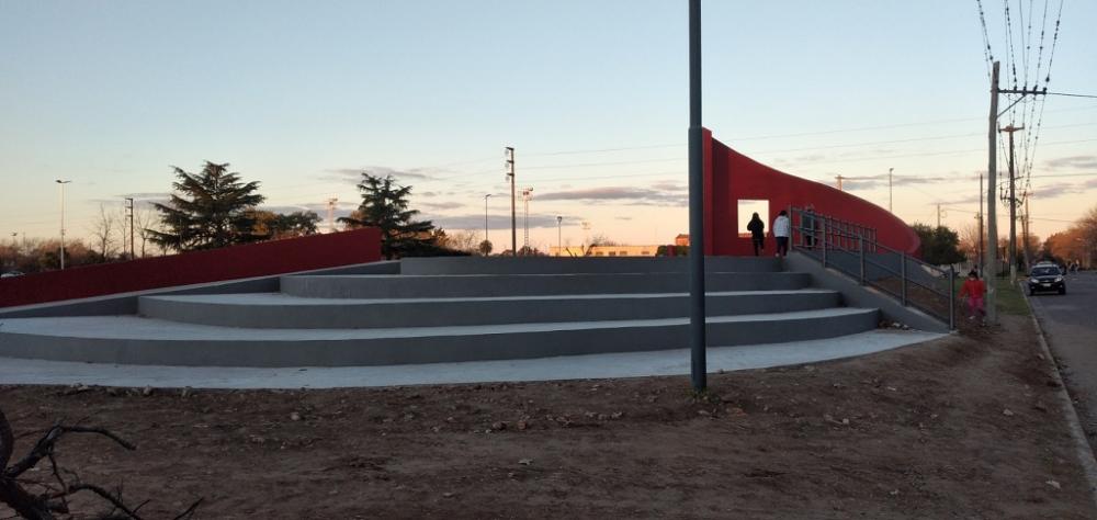 Anfiteatro polémico: las obras en el escenario de plaza Alfonsín están casi listas