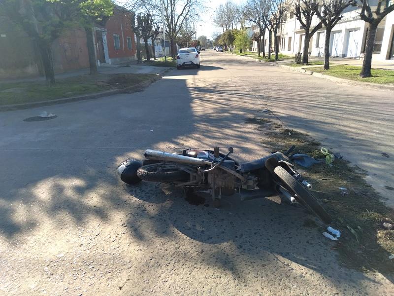 Accidente de tránsito y otro llamado de atención por la suciedad en las calles