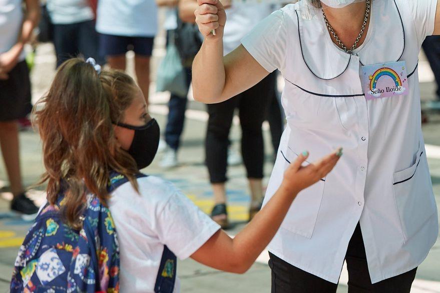 El reclamo de Padres Organizados contra el uso del tapabocas infantil en las escuelas