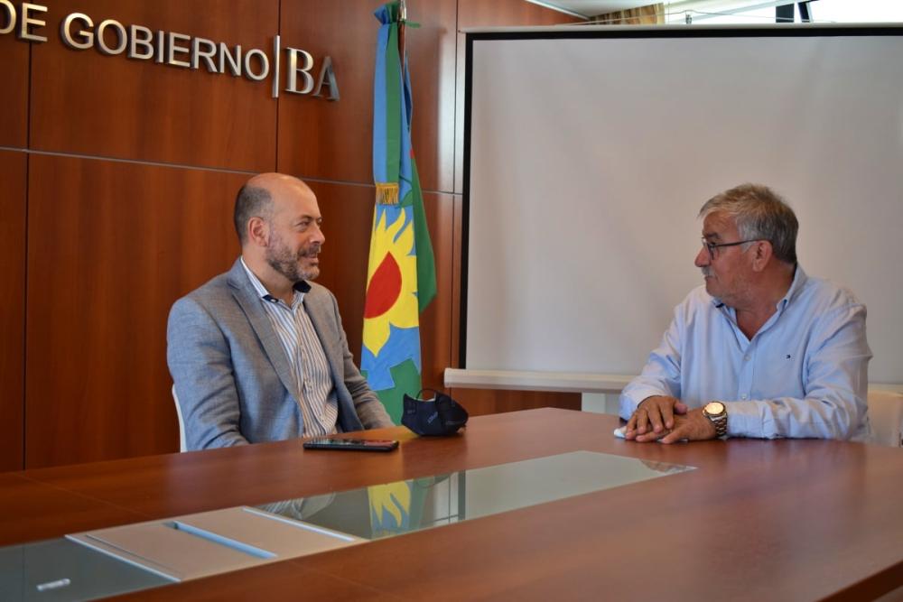 Vicente Gatica gestiona la entrega de mas escrituras