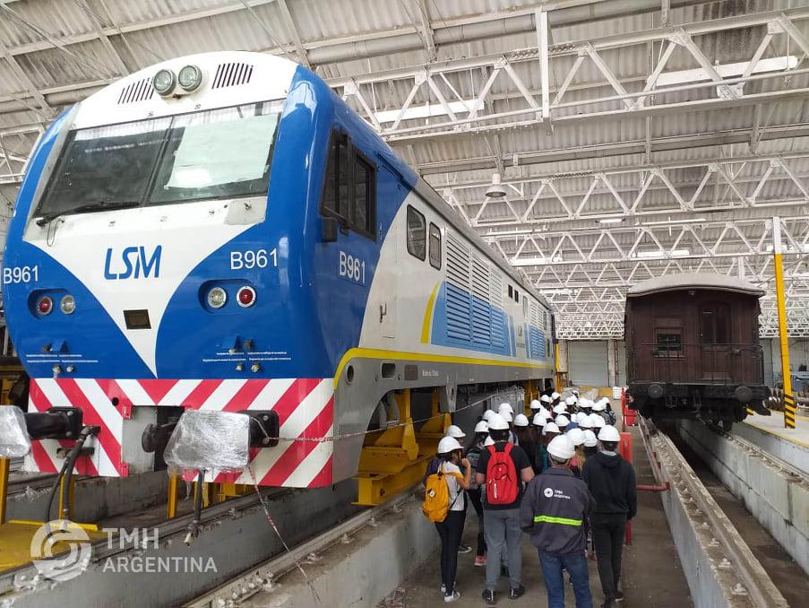 TMH, la empresa rusa que llegó a Mechita por gestiones de Macri, fue adjudicada para la compra de trenes