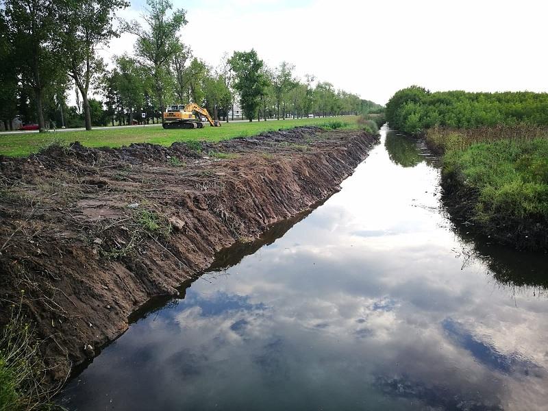 Continúan los trabajos en los canales pluviales