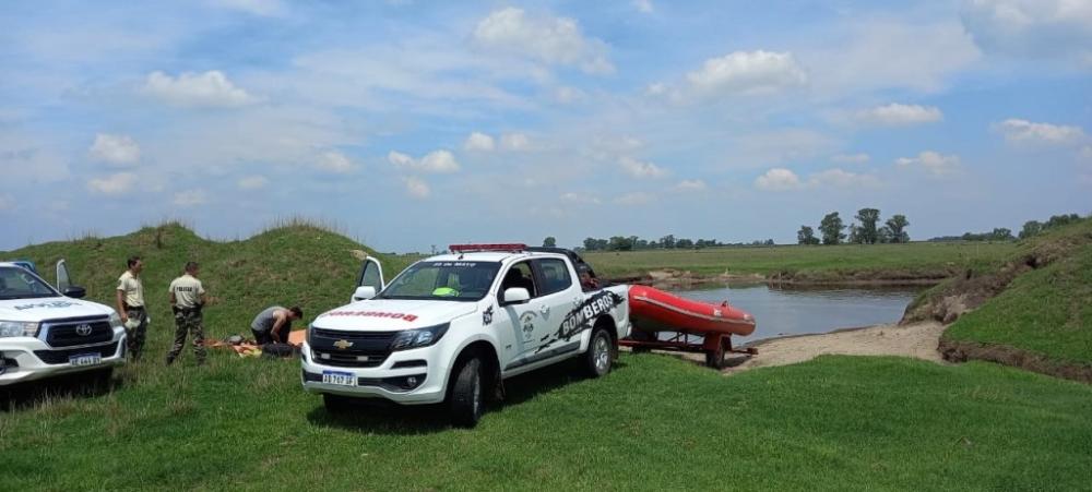 25 de Mayo: Encuentran a un peón rural en el interior de un canal de agua