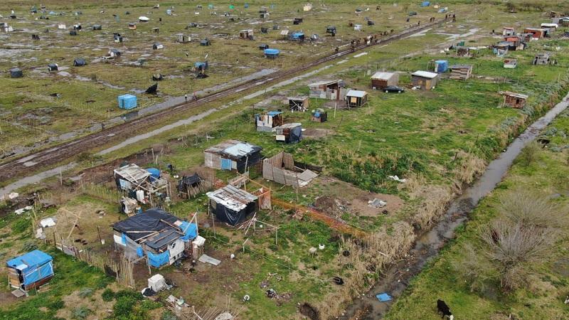 La oposición presiona a Kicillof por la toma de tierras: “Se repite en toda la provincia”