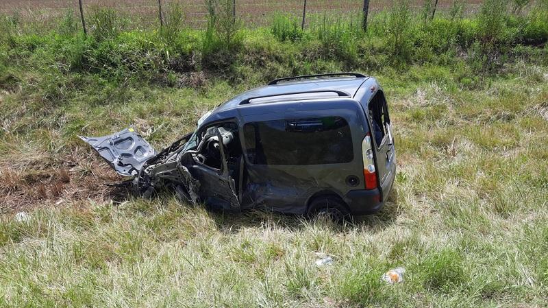 Choque entre camión y utilitario en la Ruta 5