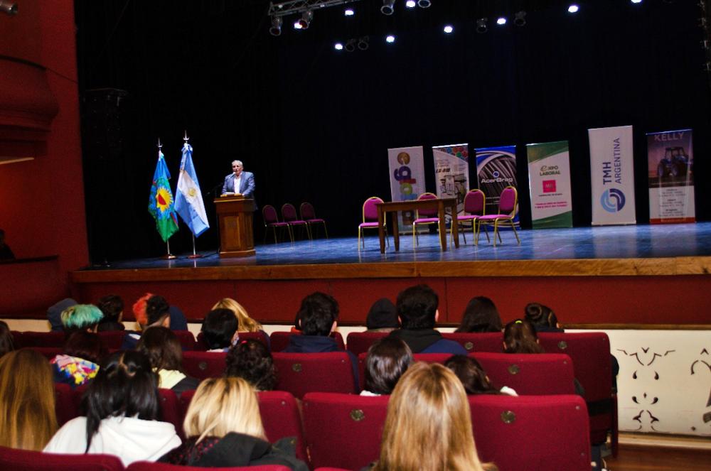 Tercera edición de la Expo Laboral con mucho interés de los jóvenes