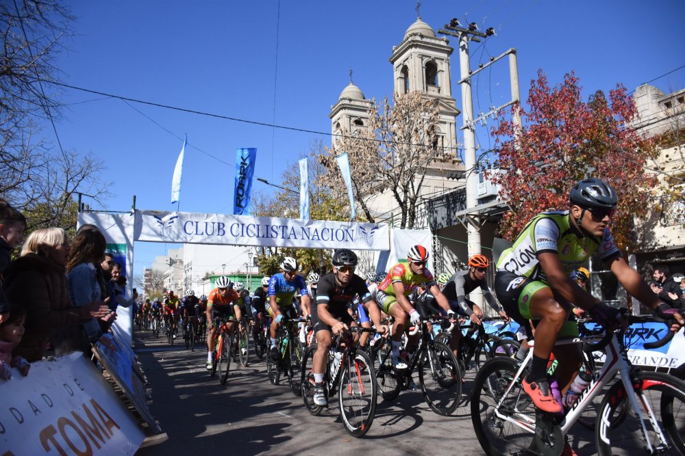 Doble Bragado 2022: La última etapa se disputó en el centro bragadense  y fue para Federico Vivas del equipo KTM
