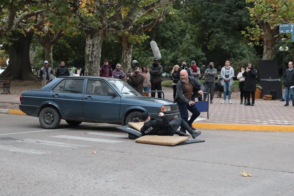 Sergio "Maravilla" Martínez filma una película en 25 de Mayo con extras locales