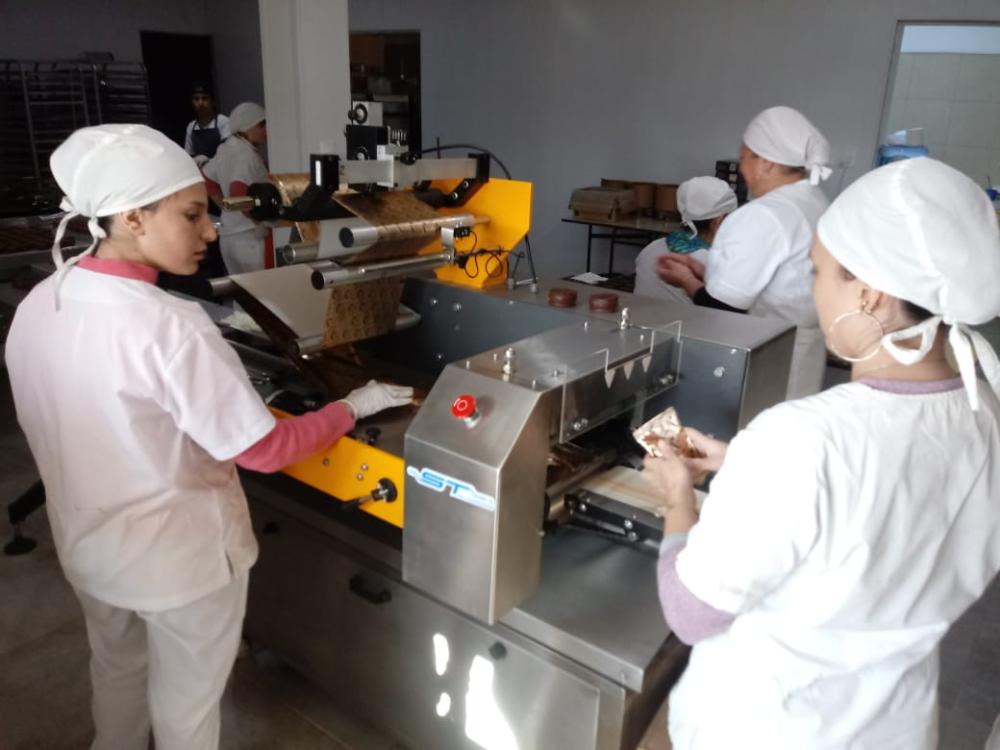 "Bragadito" sigue creciendo: se inauguró una nueva planta de elaboración para el alfajor local