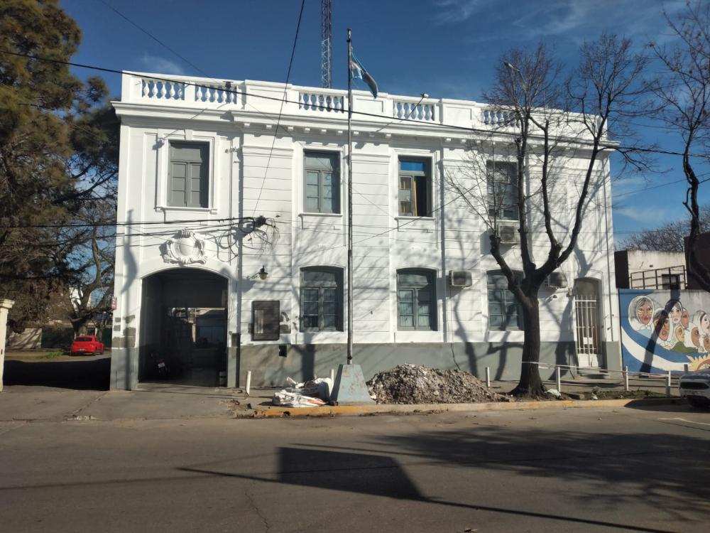 Le sustrajeron 70 mil pesos de un auto que estaba sin traba colocada
