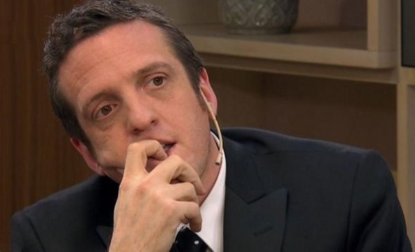Mauro Szeta llega a la Feria del Libro a presentar su obra sobre pedofilia en referentes de la Iglesia