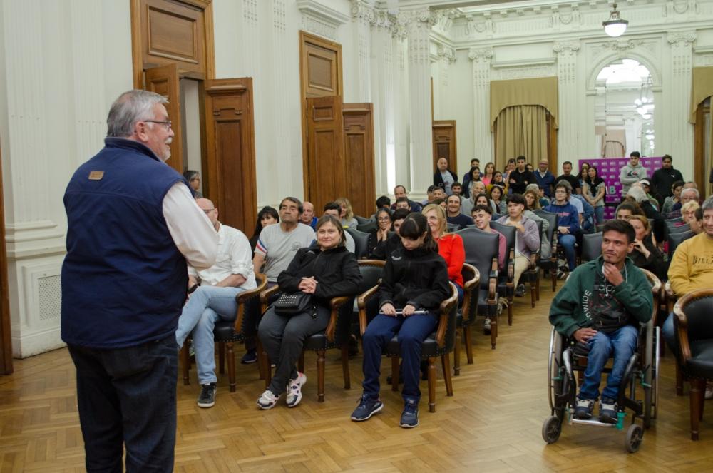 El Jefe Comunal saludó a la delegación que viaja a los Juegos Bonaerenses