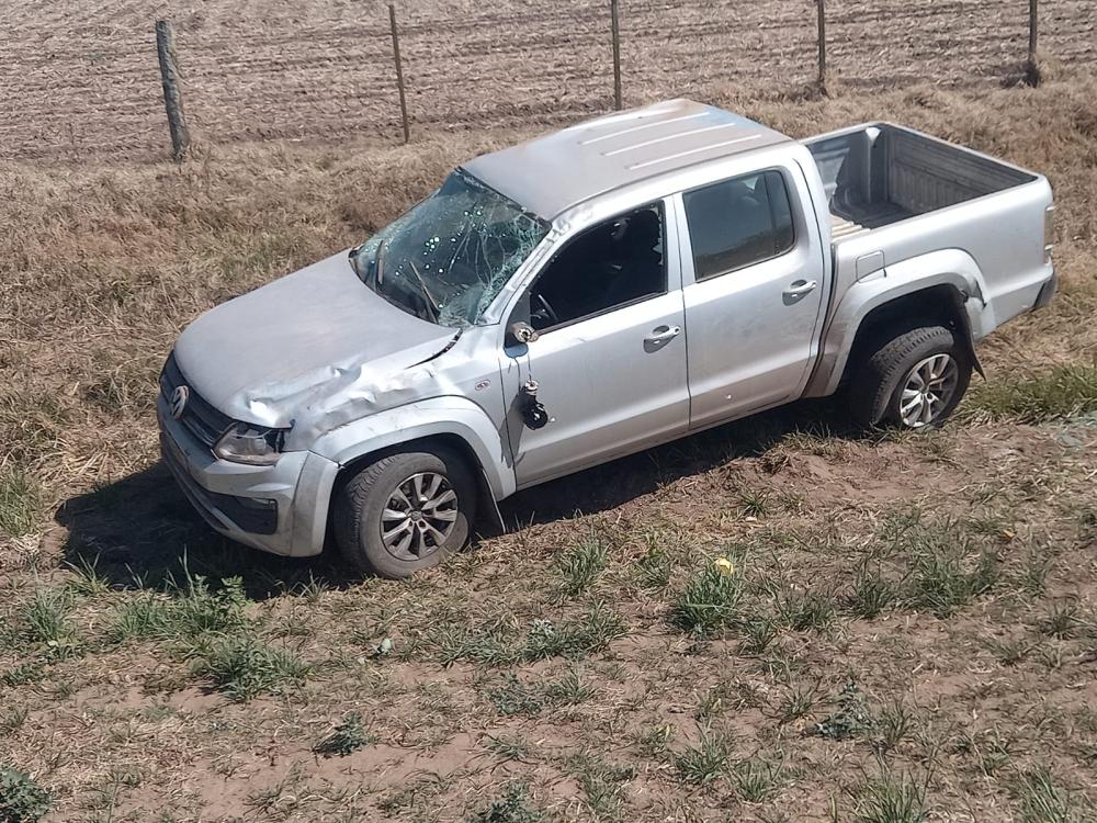 Apareció una camioneta chocada en Ruta 5 y no hay aviso a la policía