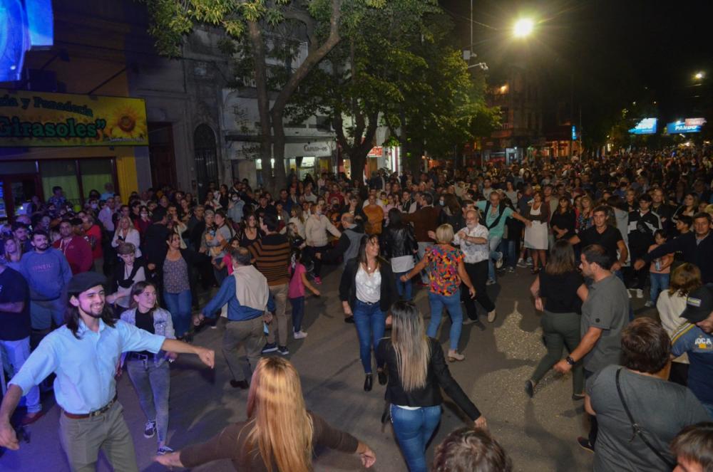 La grilla completa de espectáculos gratuitos y al aire libre que programa la Municipalidad