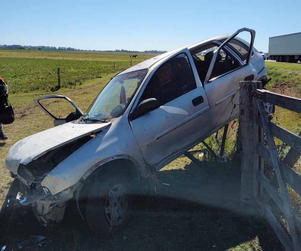 Una familia perdió el control del auto en Ruta 5: falleció un hombre
