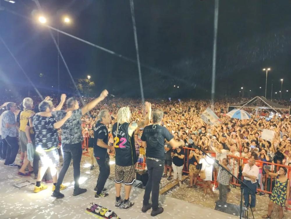 Se estima que más de 20 mil personas vibraron con Los Auténticos Decadentes