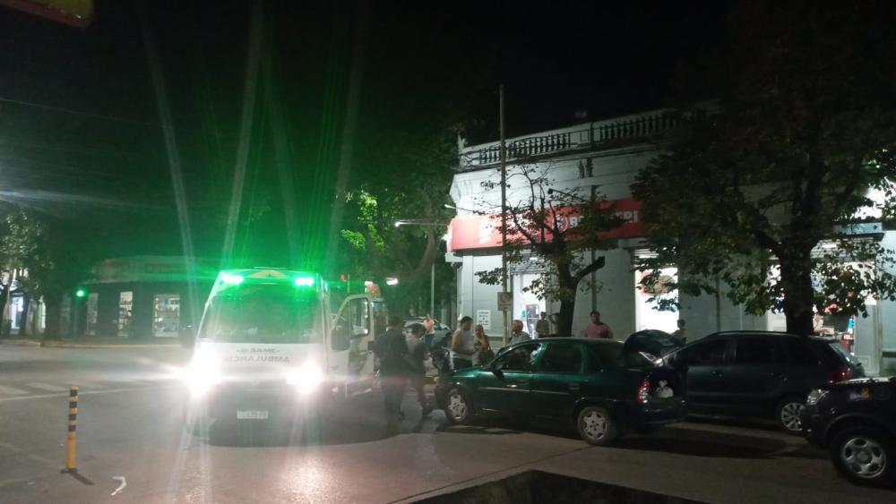 Tres vehículos chocaron en cadena en pleno centro