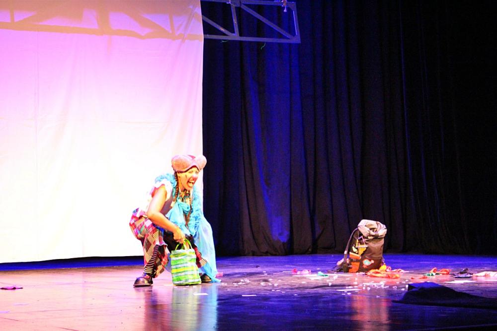 Polémica por una función teatral de ESI: padres se quejaron por el lenguaje y gestos "zafados"