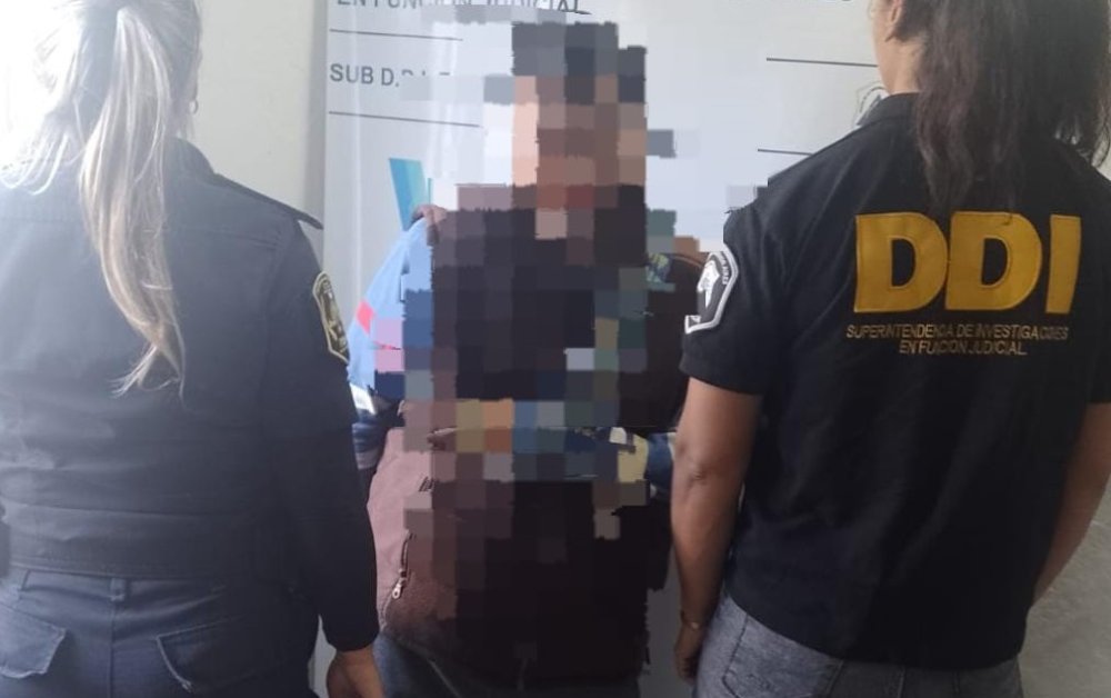 Detuvieron a un canillita en pleno centro de Bragado por una causa del año 2015