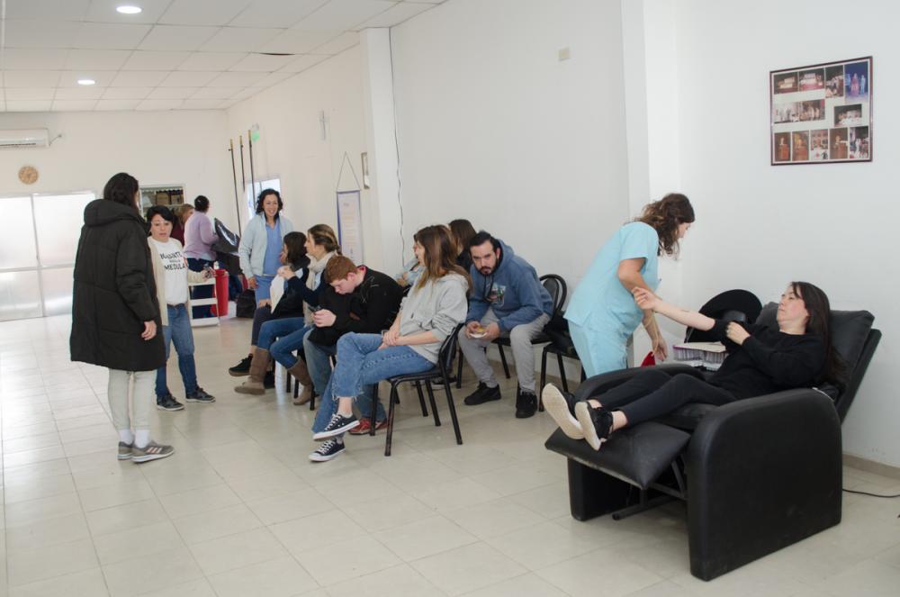 Exitosa jornada dedicada a la donación de sangre y registro de médula ósea