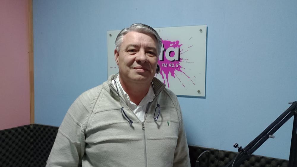 Camús: "No todos creemos que la postura política se dirima en un acto tan caro a los sentimientos"
