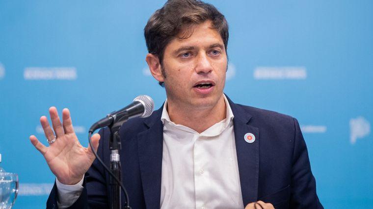Tras el fallo contra la expropiación de YPF, Kicillof llega para entregar viviendas y visitar una fábrica de alfajores