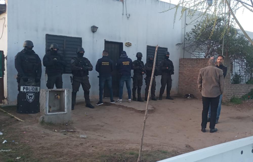 Madre e hijas detenidas por estar implicadas en una causa por venta de drogas