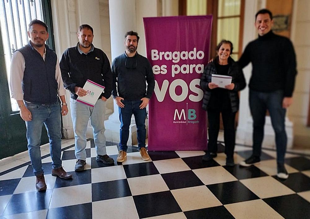 Entregaron microcréditos a municipales emprendedores
