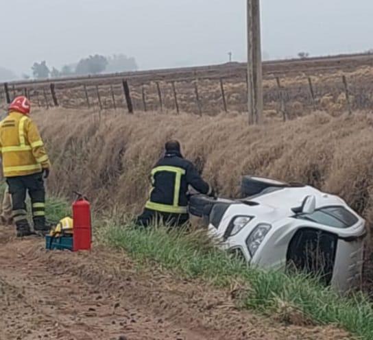 Despiste y vuelco en el acceso a Comodoro Py