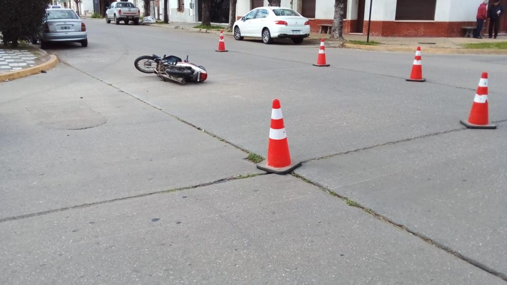Chocaron auto y moto en Escalada y Barrera