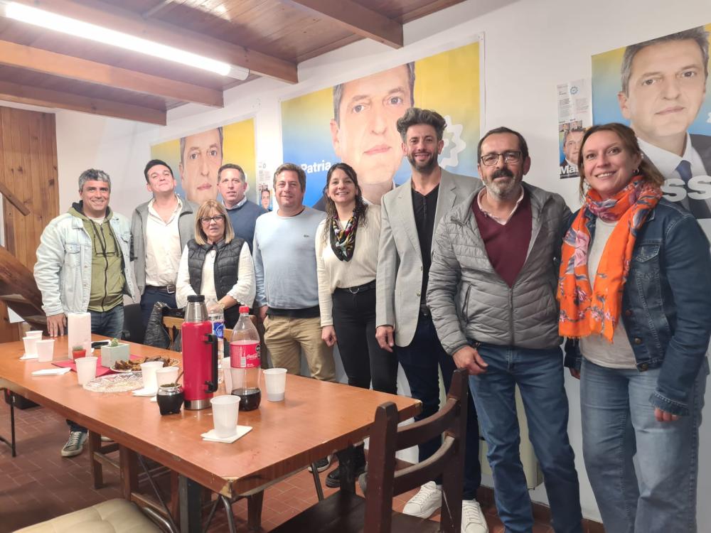 En Bragado se conformó una mesa política que incentiva la candidatura de Massa