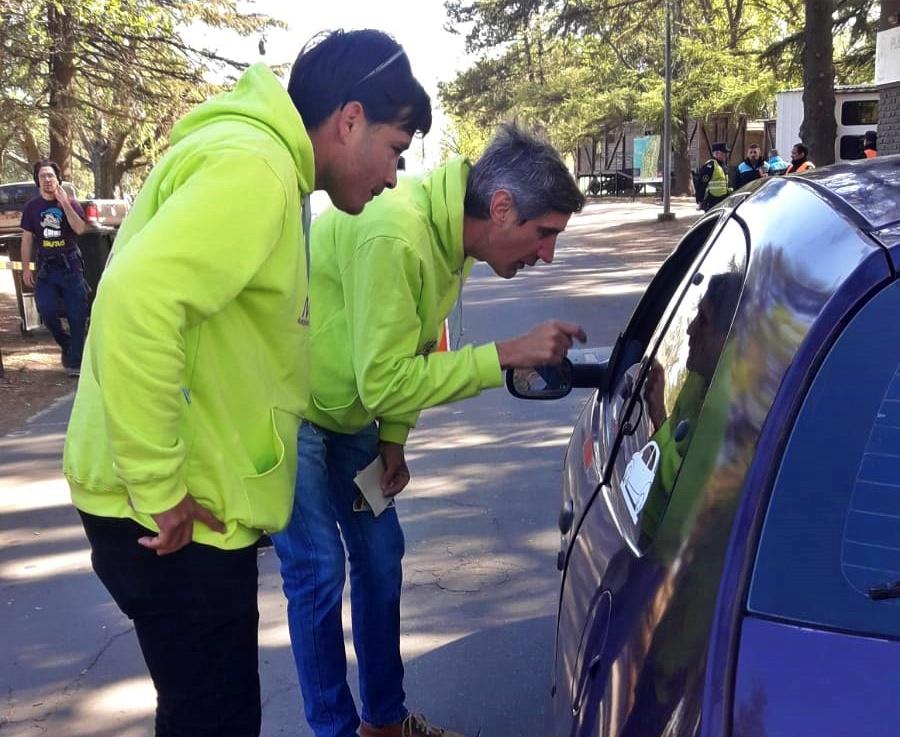 Activo trabajo de concientización ambiental en la laguna durante la Fiesta del Caballo